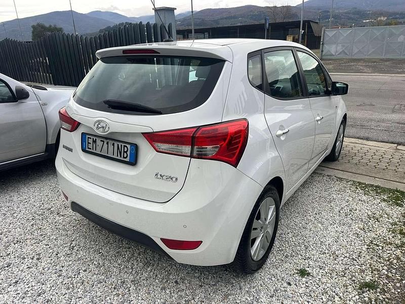 Usata Hyundai ix20 Comfort 90 CV (66 kW) 2012 Bianco Utilitaria