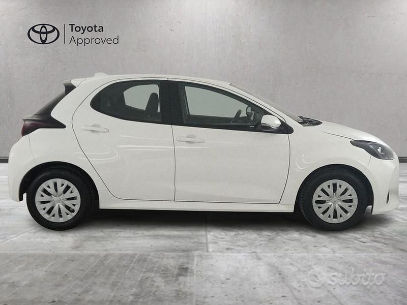 Usata Toyota Yaris Active 72 CV (52 kW) 2023 Bianco Utilitaria