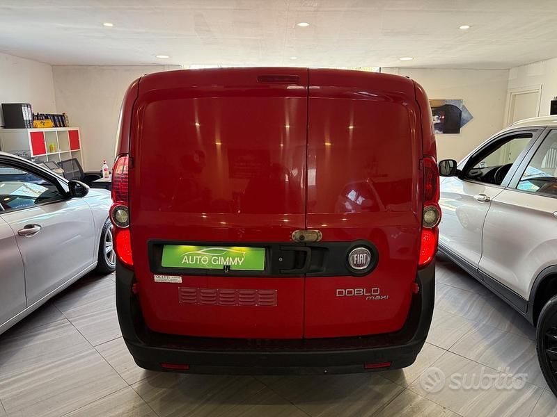 Usata Fiat Doblò 105 CV (77 kW) 2014 Rosso Monovolume