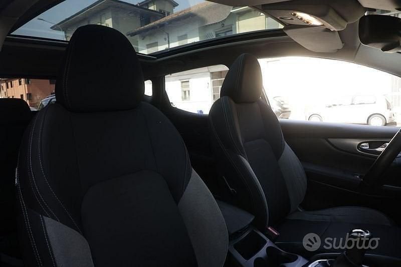 Usata Nissan Qashqai N-Connecta 131 CV (96 kW) 2018 Grigio SUV