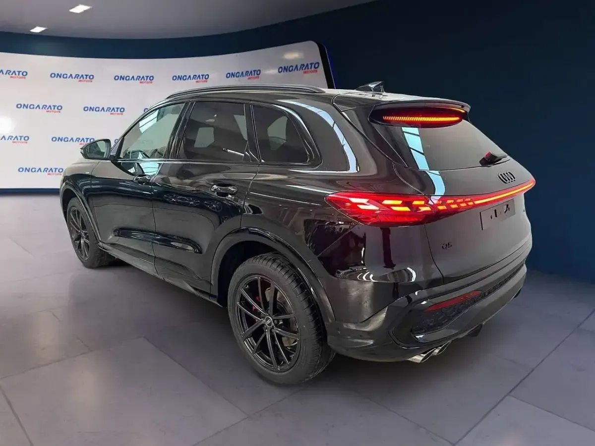 Nuova Audi Q5 S-Line 204 CV (150 kW) 2026 Nero SUV