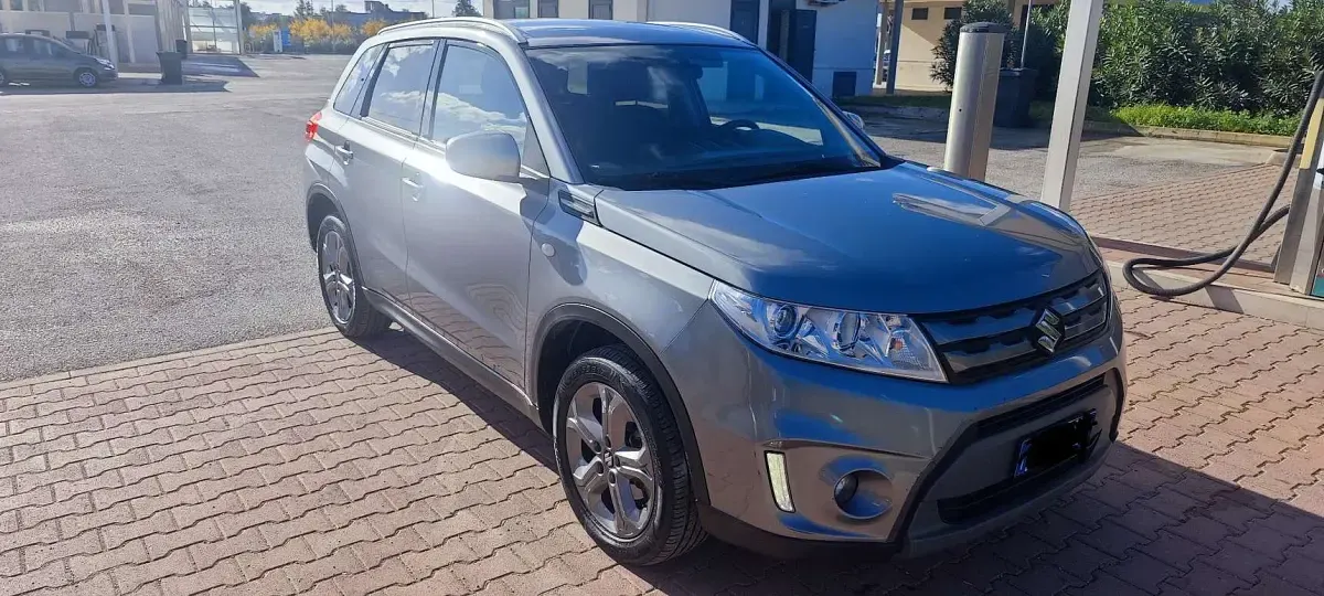 Usata Suzuki Vitara Cool 120 CV (88 kW) 2018 Argento SUV