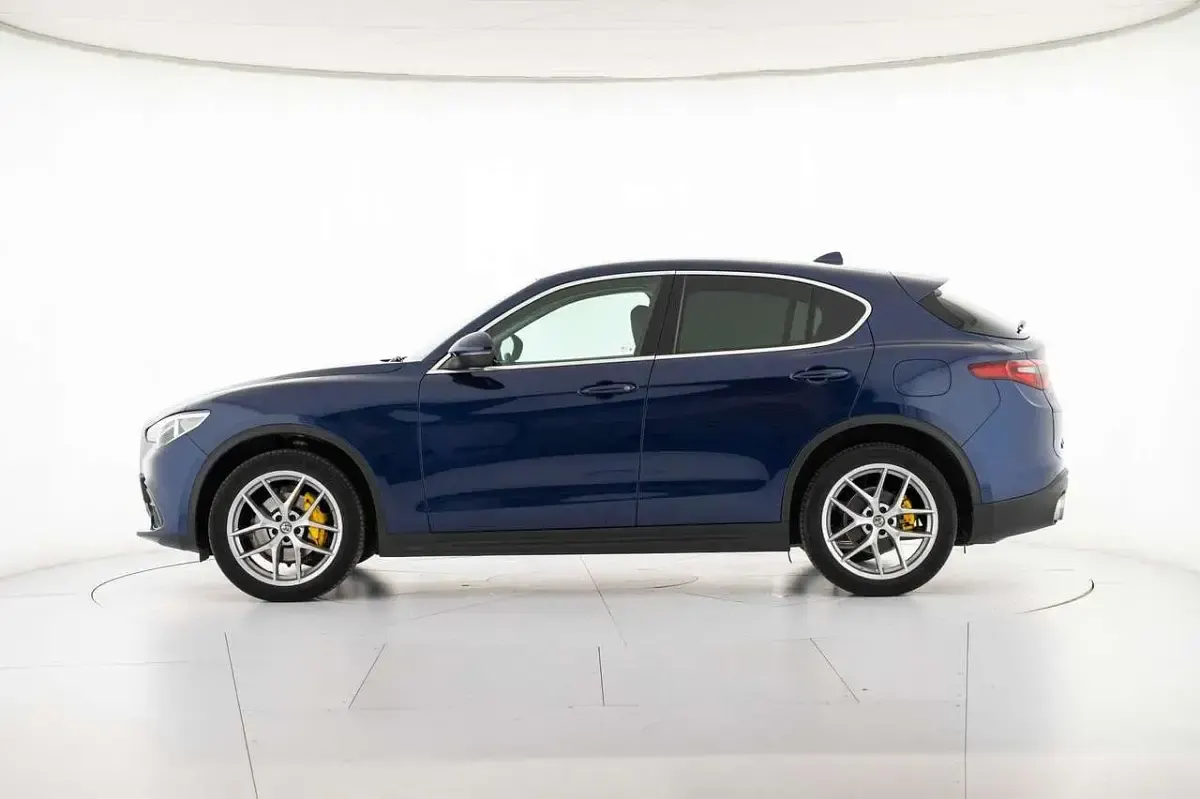 Usata Alfa Romeo Stelvio Veloce 209 CV (153 kW) 2020 Blu/azzurro SUV
