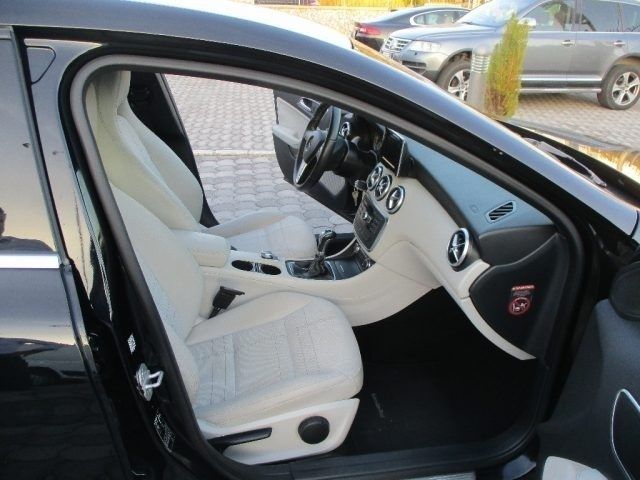 Usata Mercedes A180 Edition 109 CV (80 kW) 2015 Nero Berlina