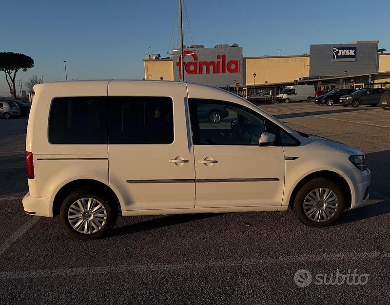 Usata VW Caddy 102 CV (75 kW) 2019 Bianco Monovolume
