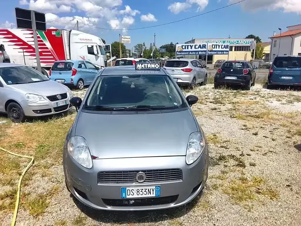 Usata Fiat Grande Punto 65 CV (47 kW) 2008 Grigio Utilitaria