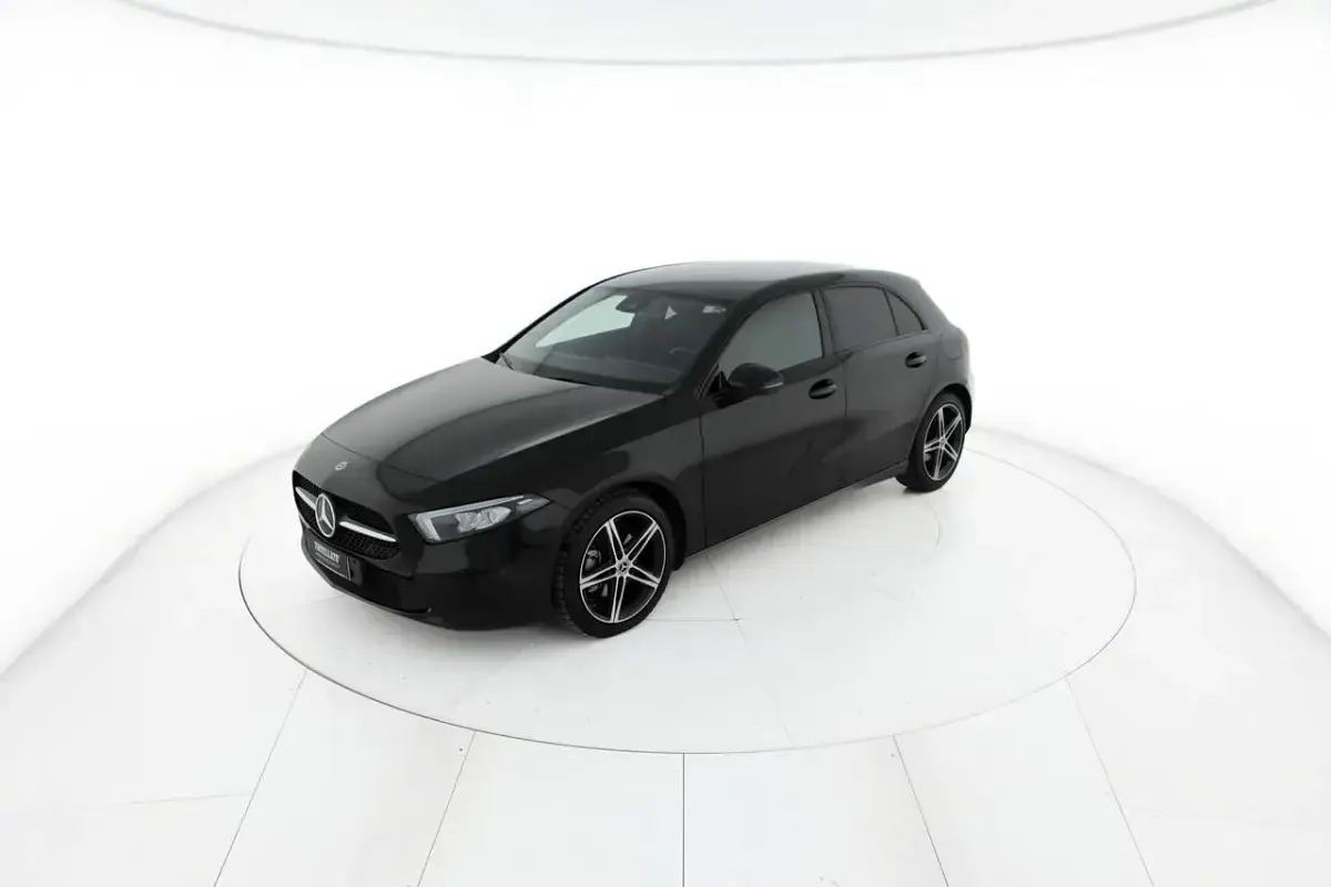 Usata Mercedes A180 116 CV (85 kW) 2022 Nero Berlina