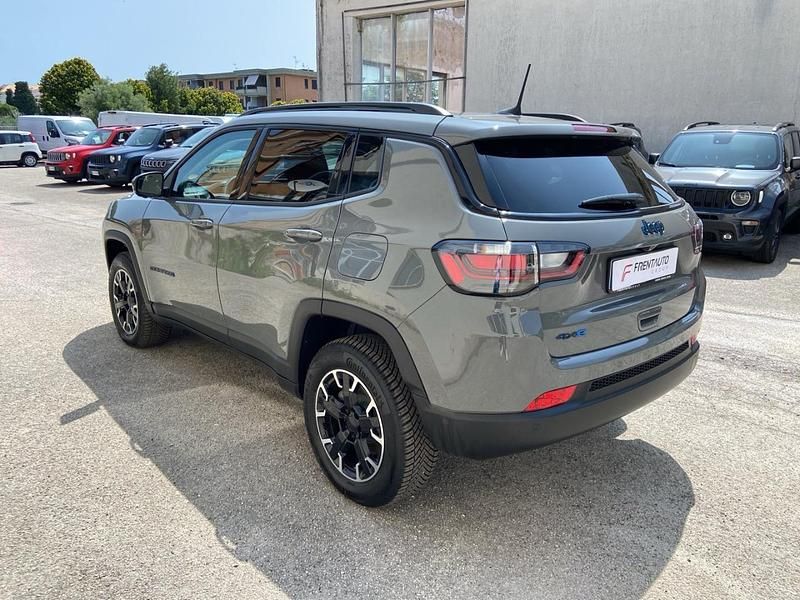 Usata Jeep Compass 240 CV (176 kW) 2024 Grigio SUV