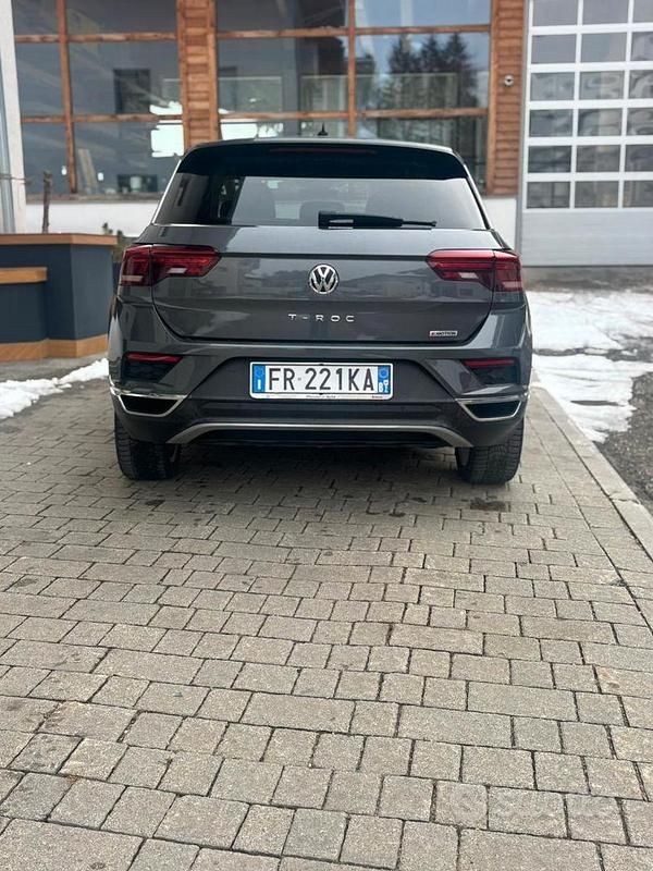 Usata VW T-Roc 150 CV (110 kW) 2017 Grigio SUV