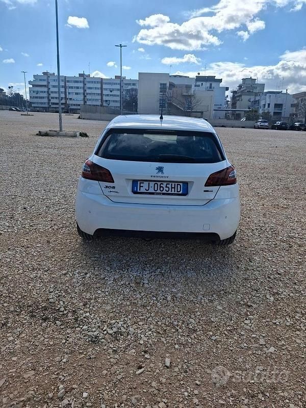 Usata Peugeot 308 Allure 131 CV (96 kW) 2017 Bianco Berlina
