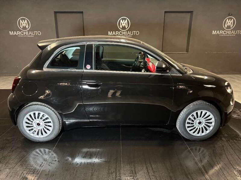 Usata Fiat 500e Red 86 kW (118 CV) 2025 Nero Berlina