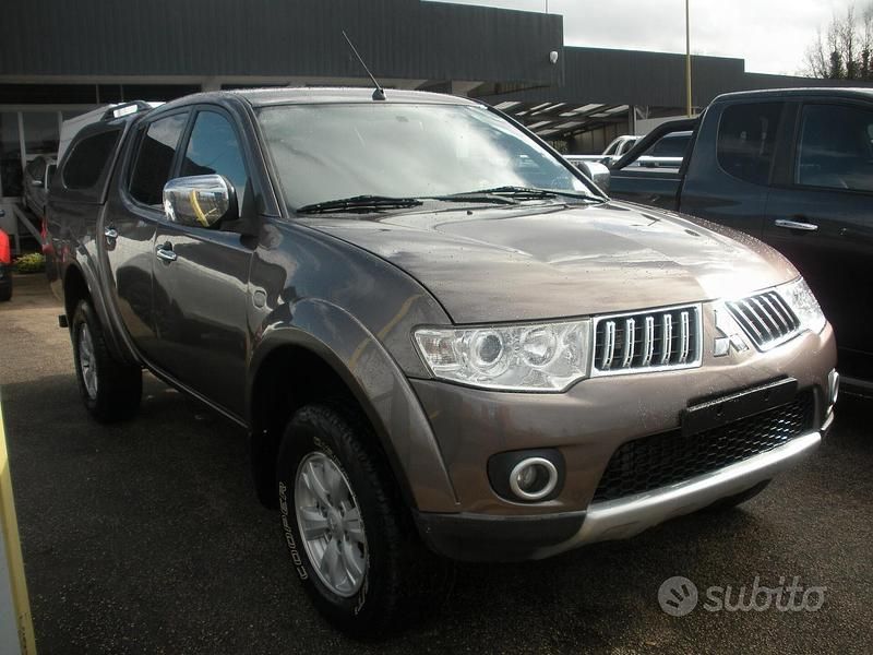 Usata Mitsubishi L200 Intense 137 CV (100 kW) 2013 Marrone Pick-up