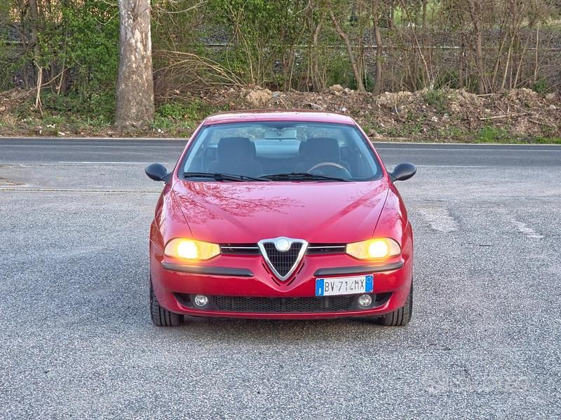 Usata Alfa Romeo 156 Distinctive 116 CV (85 kW) 2001 Rosso Berlina