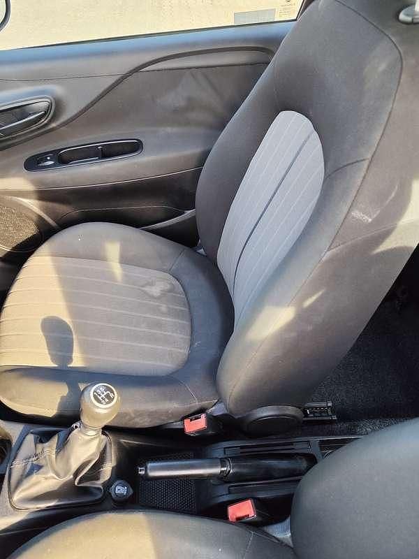 Usata Fiat Punto Young 69 CV (50 kW) 2017 Nero Utilitaria