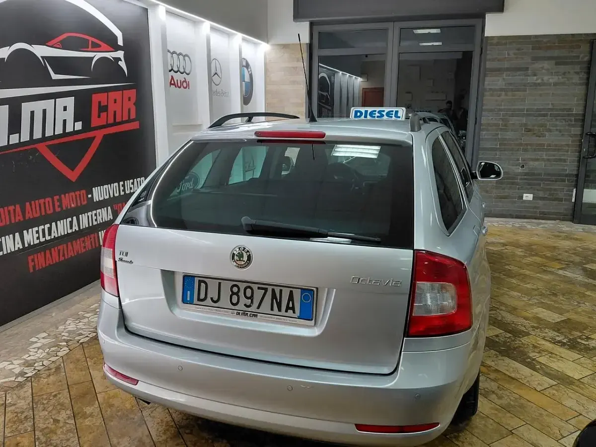 Begagnad Skoda Octavia 105 HK (77 kW) 2008 Silver Kombi