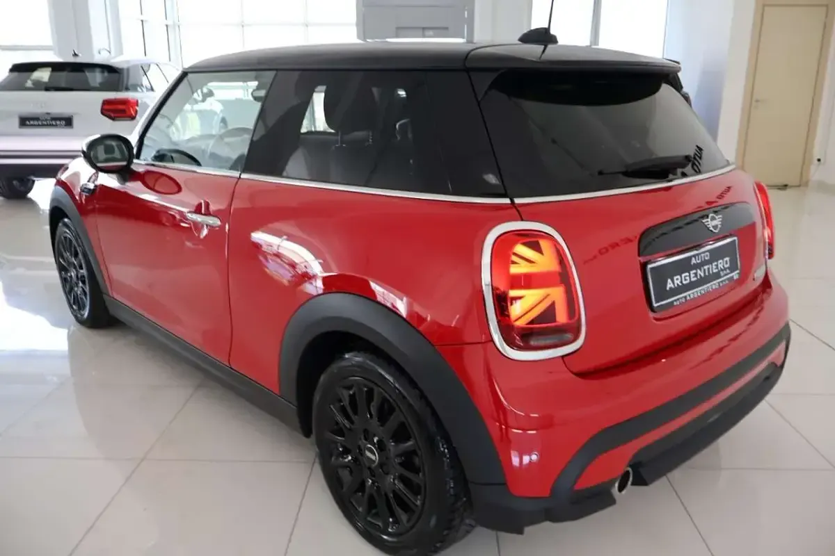 Usata Mini Cooper 136 CV (100 kW) 2023 Chili red Utilitaria
