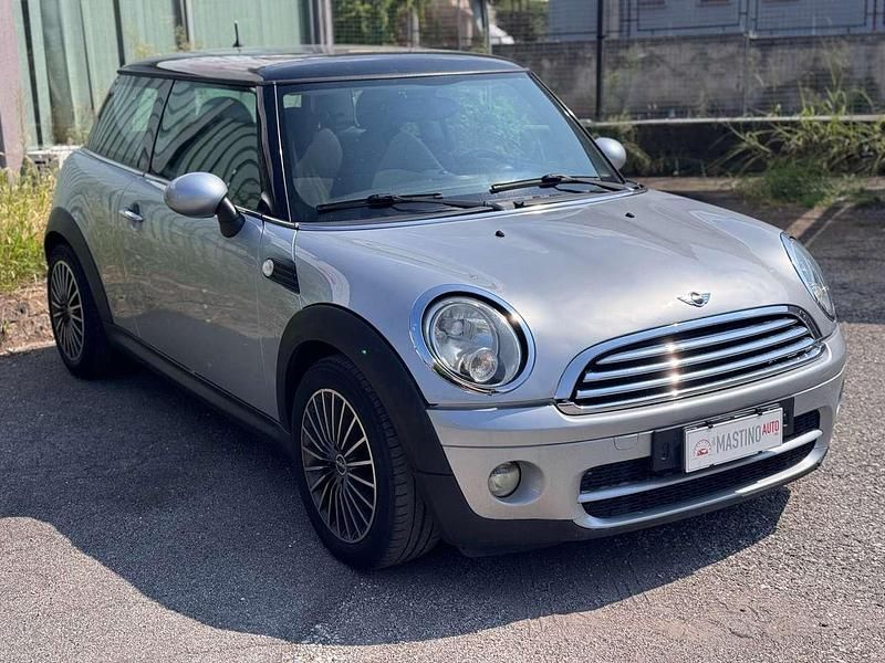 Argento Usata 2007 Mini Cooper Due volumi | 3290 € (Buon prezzo) - Immagine 1/4