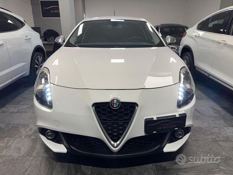 Usata Alfa Romeo Giulietta Super 120 CV (88 kW) 2017 Bianco Utilitaria
