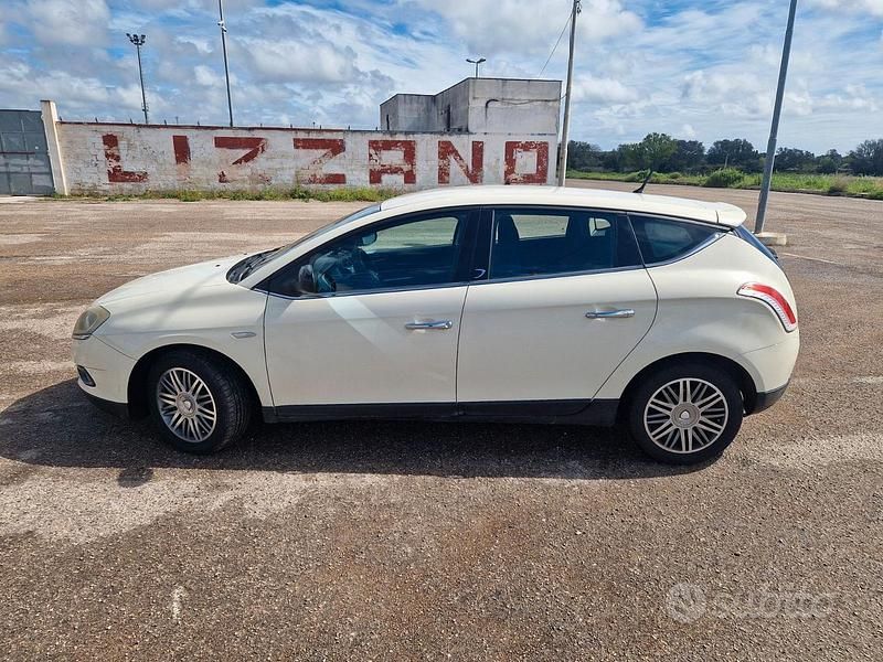 Usata Lancia Delta 165 CV (121 kW) 2008 Utilitaria