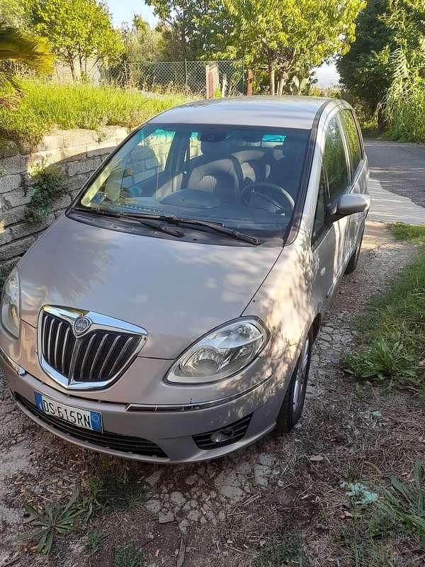 Usata Lancia Musa 77 CV (56 kW) 2009 Grigio Monovolume