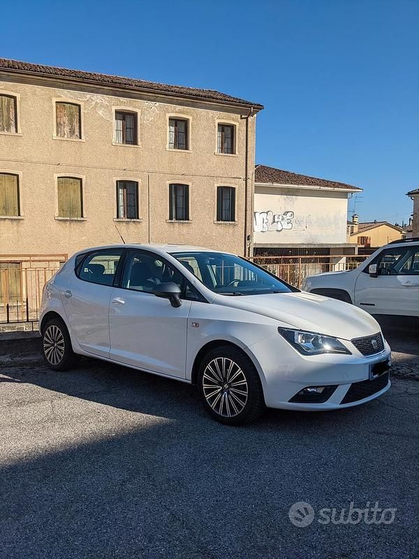 Bianco Usata 2016 Seat Ibiza Tre volumi | 8500 € (Cara) - Immagine 1/4