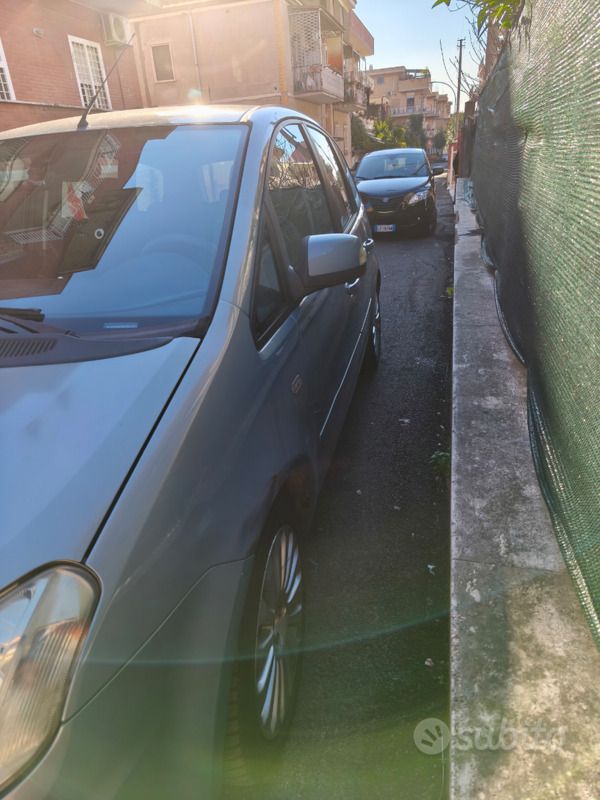 Usata Ford C-MAX Titanium 110 CV (80 kW) 2009 Verde Monovolume