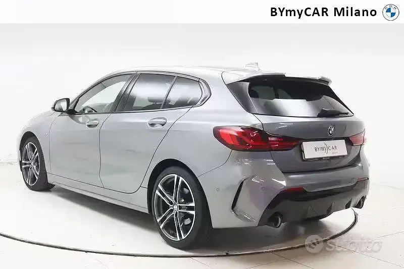 Usata BMW 118 Advantage 150 CV (110 kW) 2022 Grigio Berlina