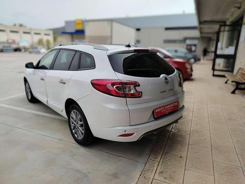 Usata Renault Mégane III 110 CV (80 kW) 2014 Bianco Station wagon