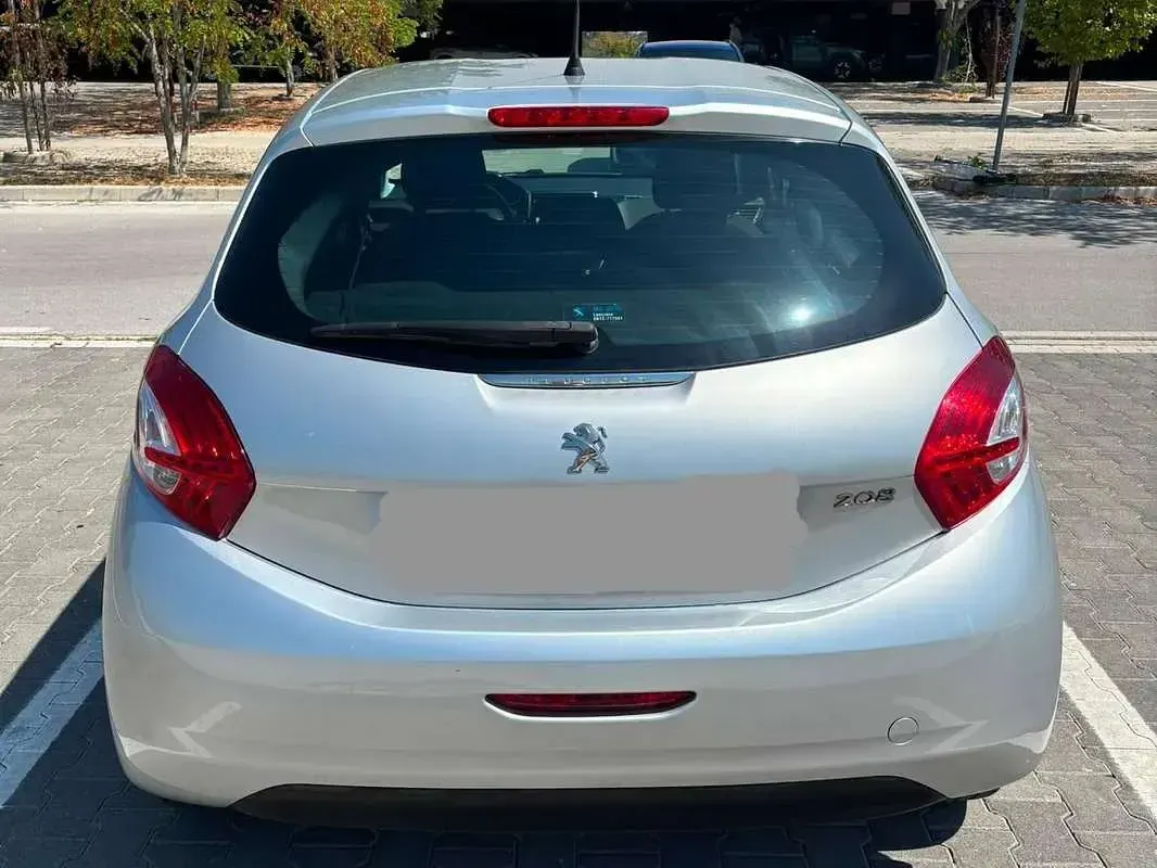 Usata Peugeot 208 Active 68 CV (50 kW) 2013 Argento Utilitaria
