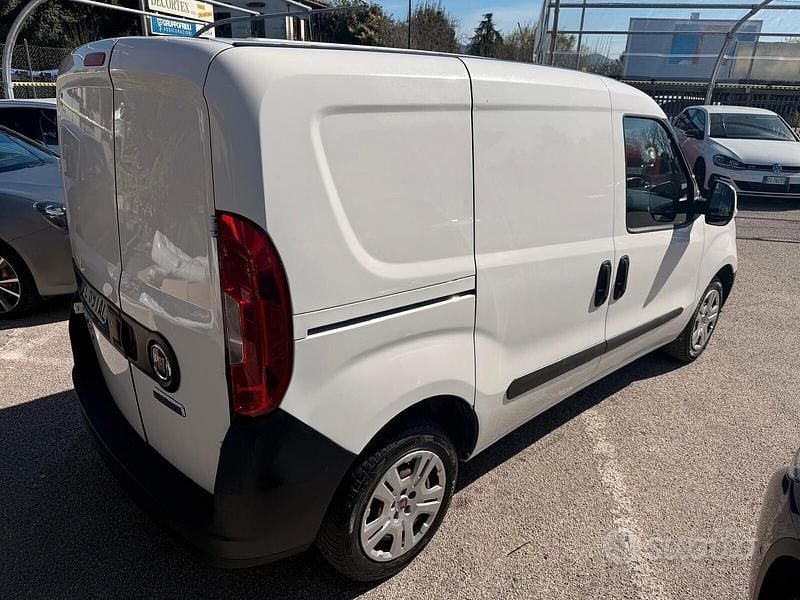 Usata Fiat Doblò 105 CV (77 kW) 2017 Bianco Monovolume