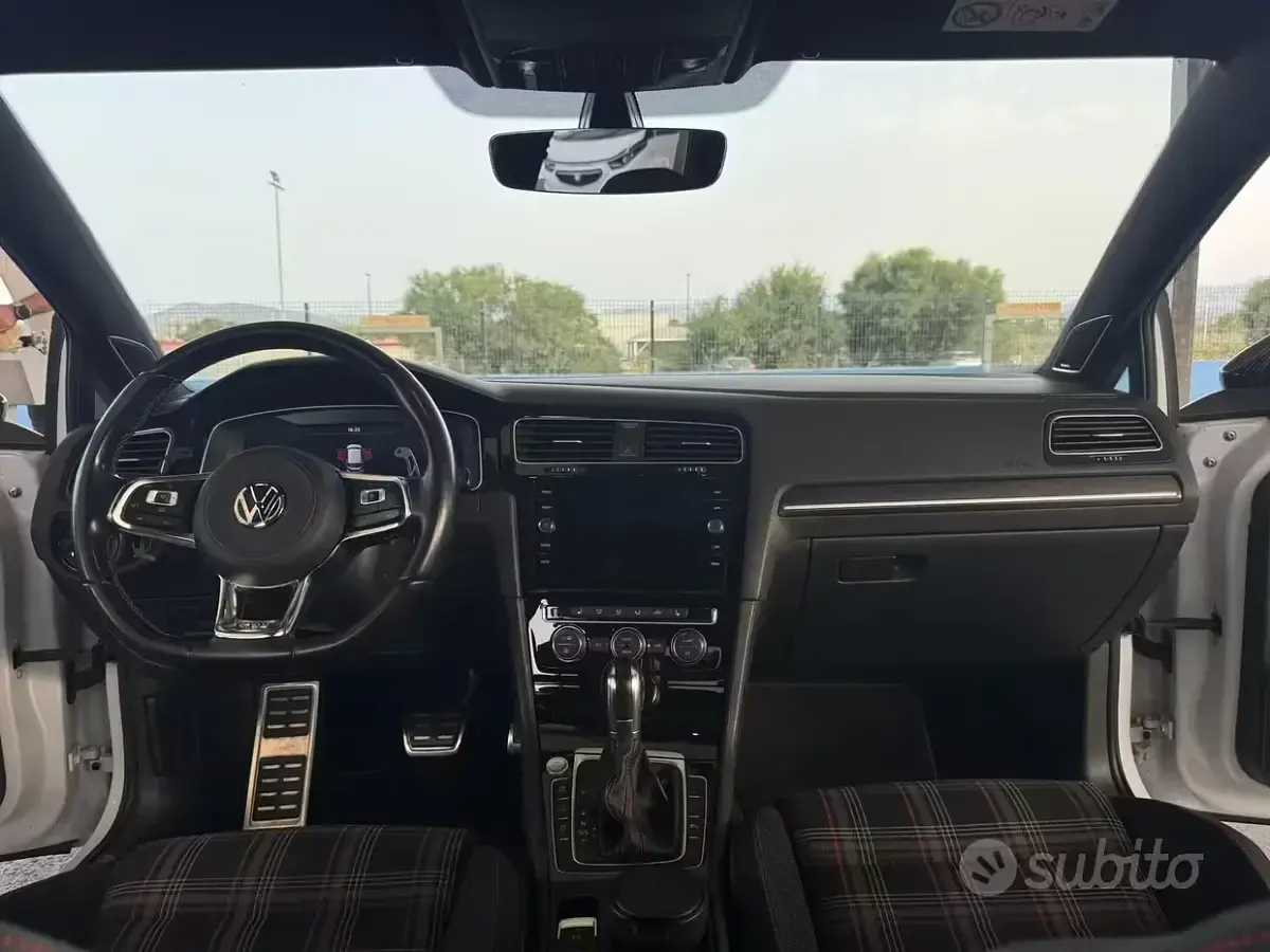Usata VW Golf VII GTI 220 CV (161 kW) 2021 Bianco Utilitaria