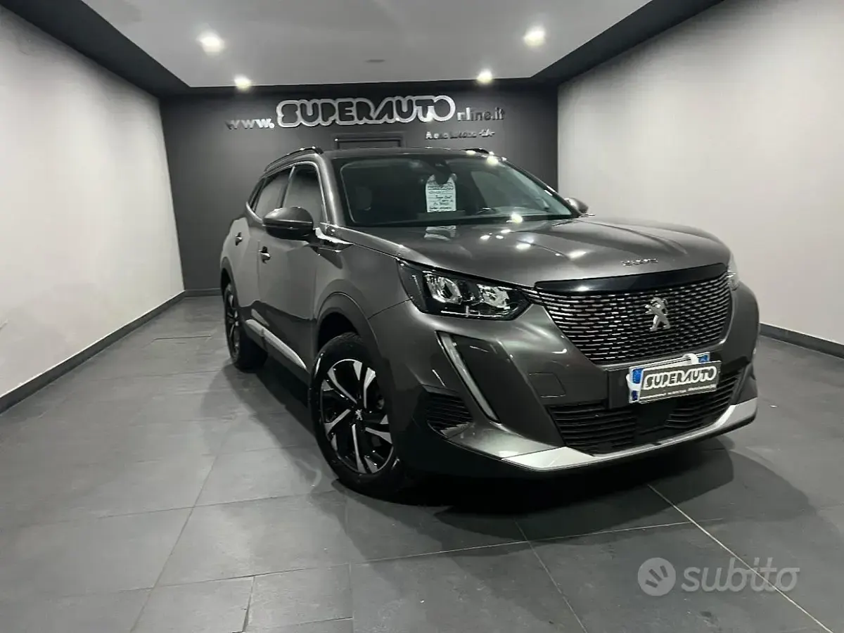 Usata Peugeot 2008 Allure 131 CV (96 kW) 2022 Grigio SUV