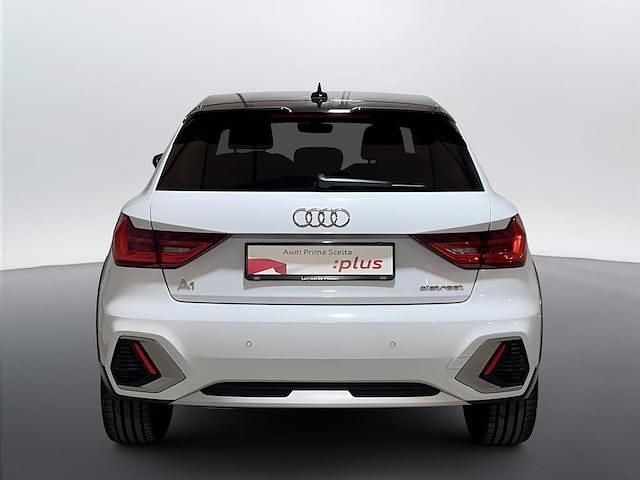 Usata Audi A1 Business 116 CV (85 kW) 2025 Bianco ghiacciaio metallizzato nero mito metallizz Berlina