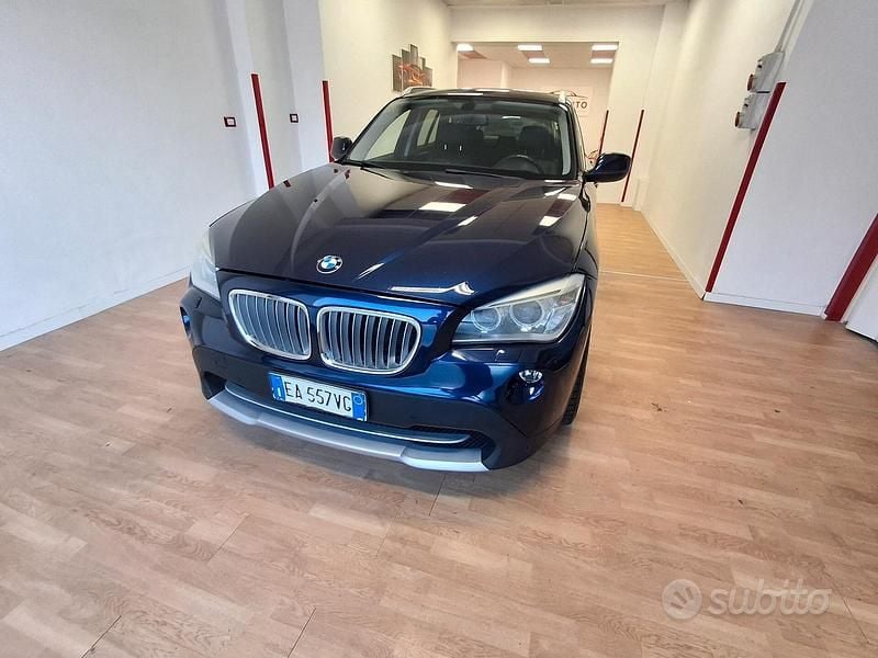 Blu Usata 2010 BMW X1 Efficient Dynamics SUV | 9800 € (Buon prezzo) - Immagine 1/4
