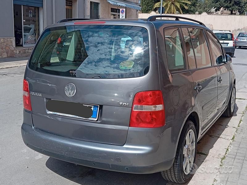 Usata VW Touran 105 CV (77 kW) 2005 Grigio Monovolume