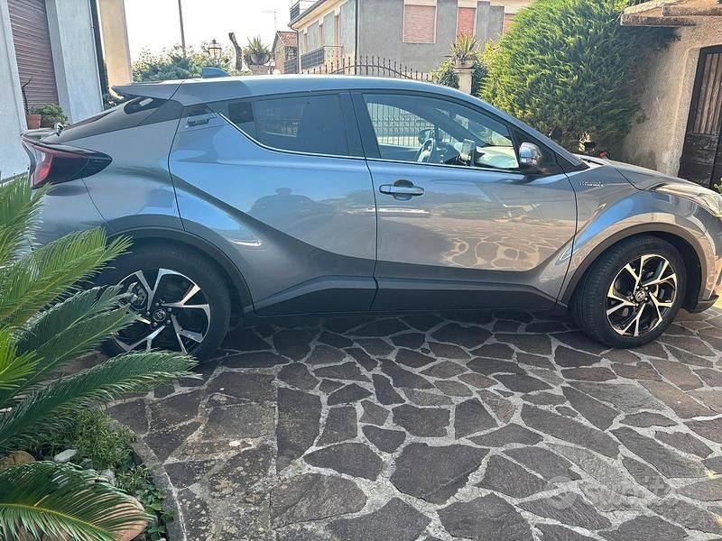 Usata Toyota C-HR Trend 98 CV (72 kW) 2022 Grigio SUV
