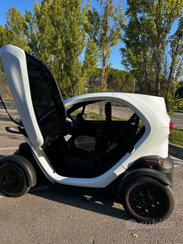 Usata Renault Twizy 12 kW (17 CV) 2018 Bianco Utilitaria