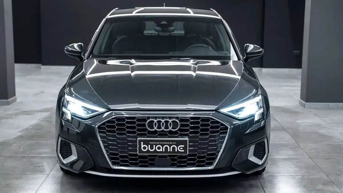 Usata Audi A3 Ambiente 116 CV (85 kW) 2022 Daytona perlato metall Berlina