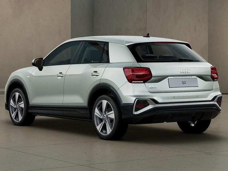 Nuova Audi Q2 S-Line 2026 Argento cavo metallizzato SUV