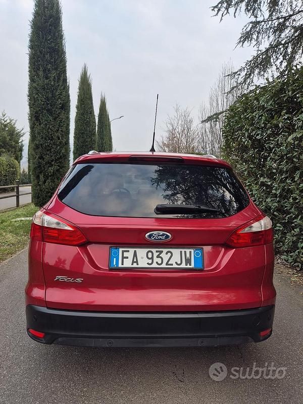 Usata Ford Focus Titanium 2011 Rosso Station wagon