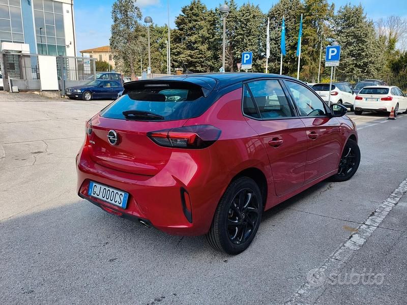 Usata Opel Corsa GS Line 101 CV (74 kW) 2022 Rosso Utilitaria