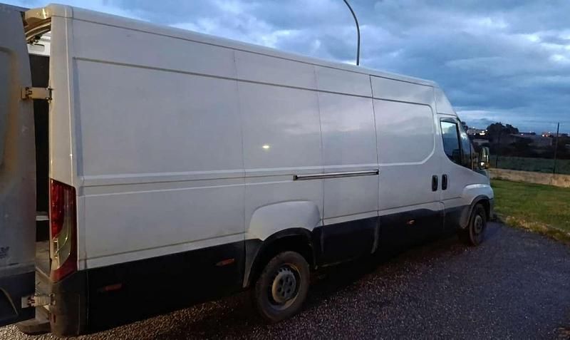 Usata Iveco Daily 136 CV (100 kW) 2023 Bianco Furgone