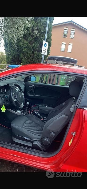 Begagnad Alfa Romeo MiTo 155 HK (114 kW) 2008 Röd Halvkombi
