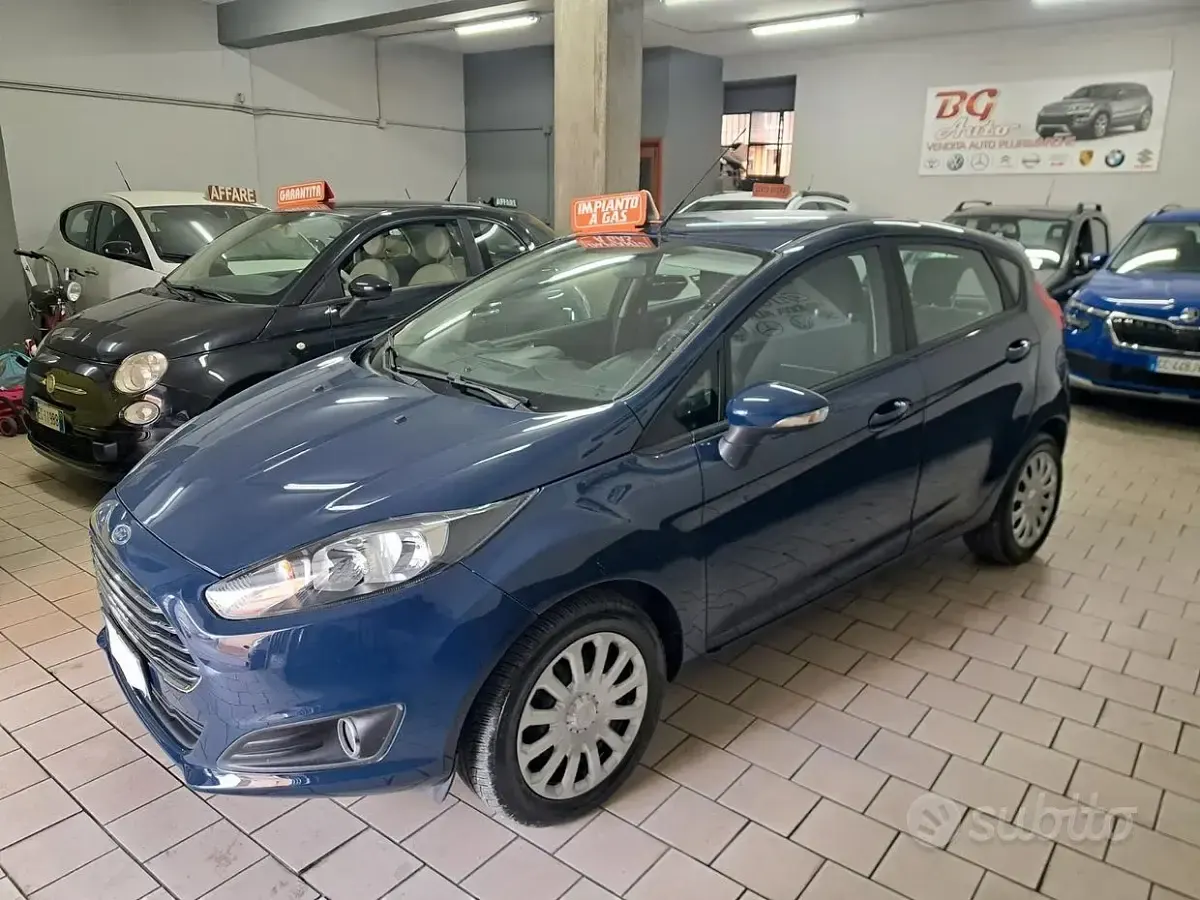 Usata Ford Fiesta 97 CV (71 kW) 2014 Blu Utilitaria