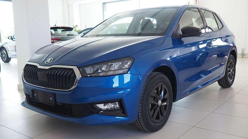 Grigio scuro Nuova 2025 Skoda Fabia Due volumi | 17.900 € (Ottimo prezzo) - Immagine 1/4