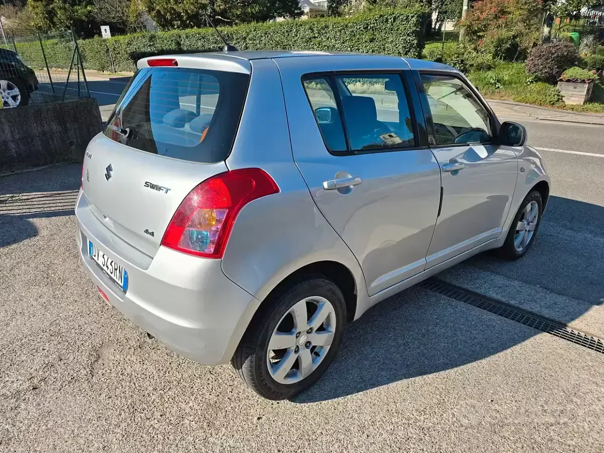 Usata Suzuki Swift GL 92 CV (67 kW) 2009 Grigio Utilitaria