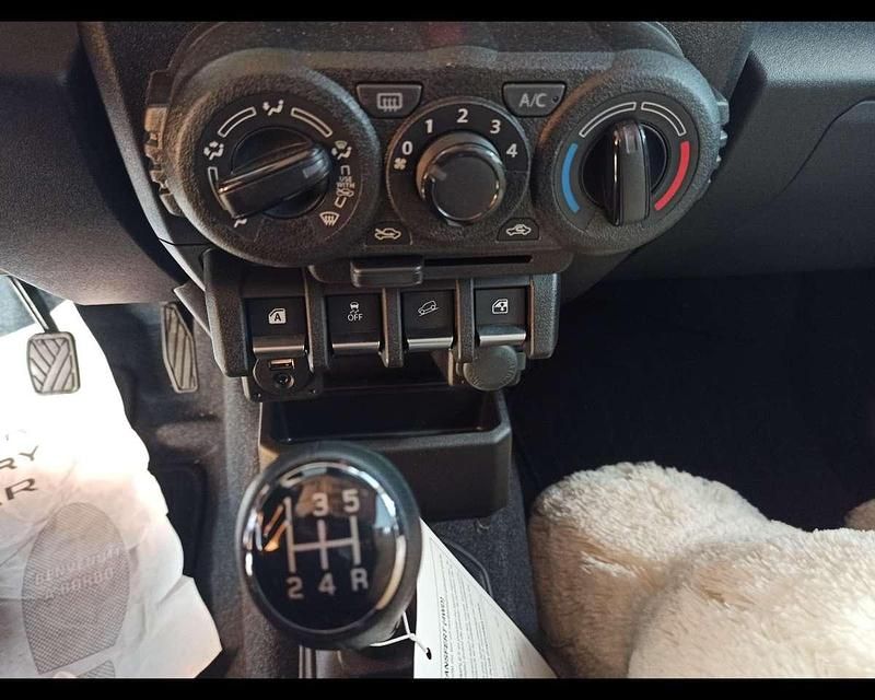 Nuova Suzuki Jimny 102 CV (75 kW) 2025 Argento siberia tetto nero met SUV