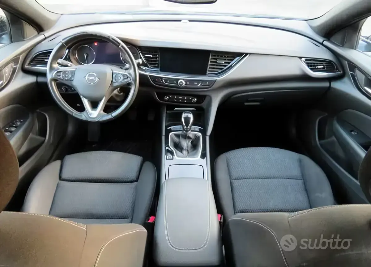 Usata Opel Insignia Sport 174 CV (127 kW) 2022 Nero Station wagon