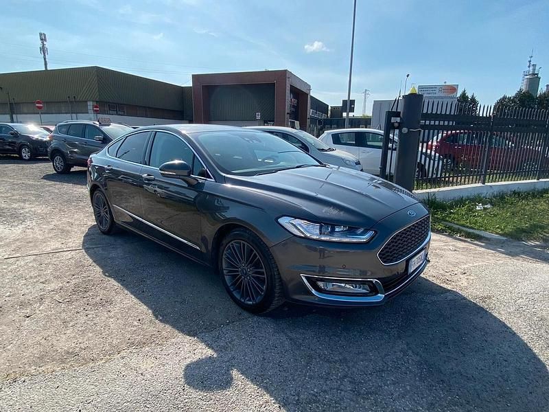 Usata Ford Mondeo Vignale 140 CV (102 kW) 2017 Grigio Berlina