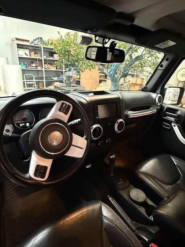 Usata Jeep Wrangler 200 CV (147 kW) 2014 Argento SUV